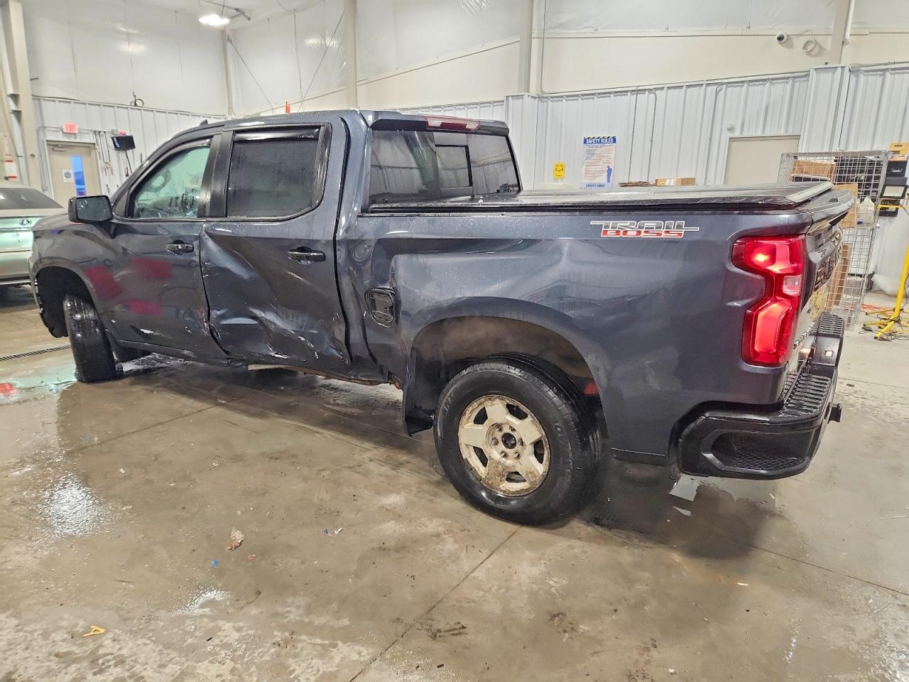 2021 CHEVROLET SILVERADO K1500 LT TRAIL BOSS photo 2