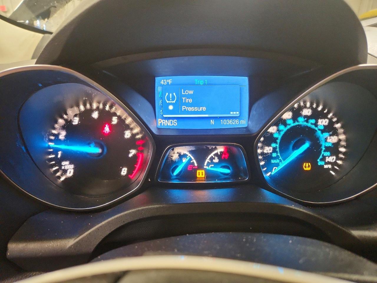 2015 FORD ESCAPE SE photo 9