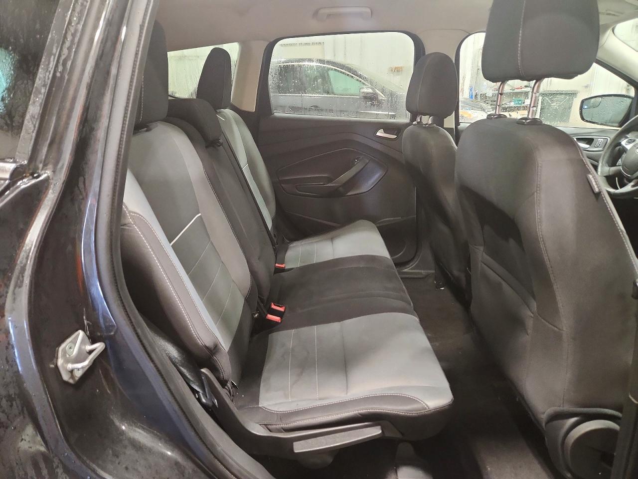 2015 FORD ESCAPE SE photo 10