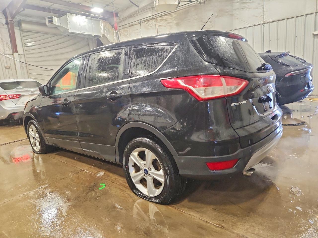 2015 FORD ESCAPE SE photo 2