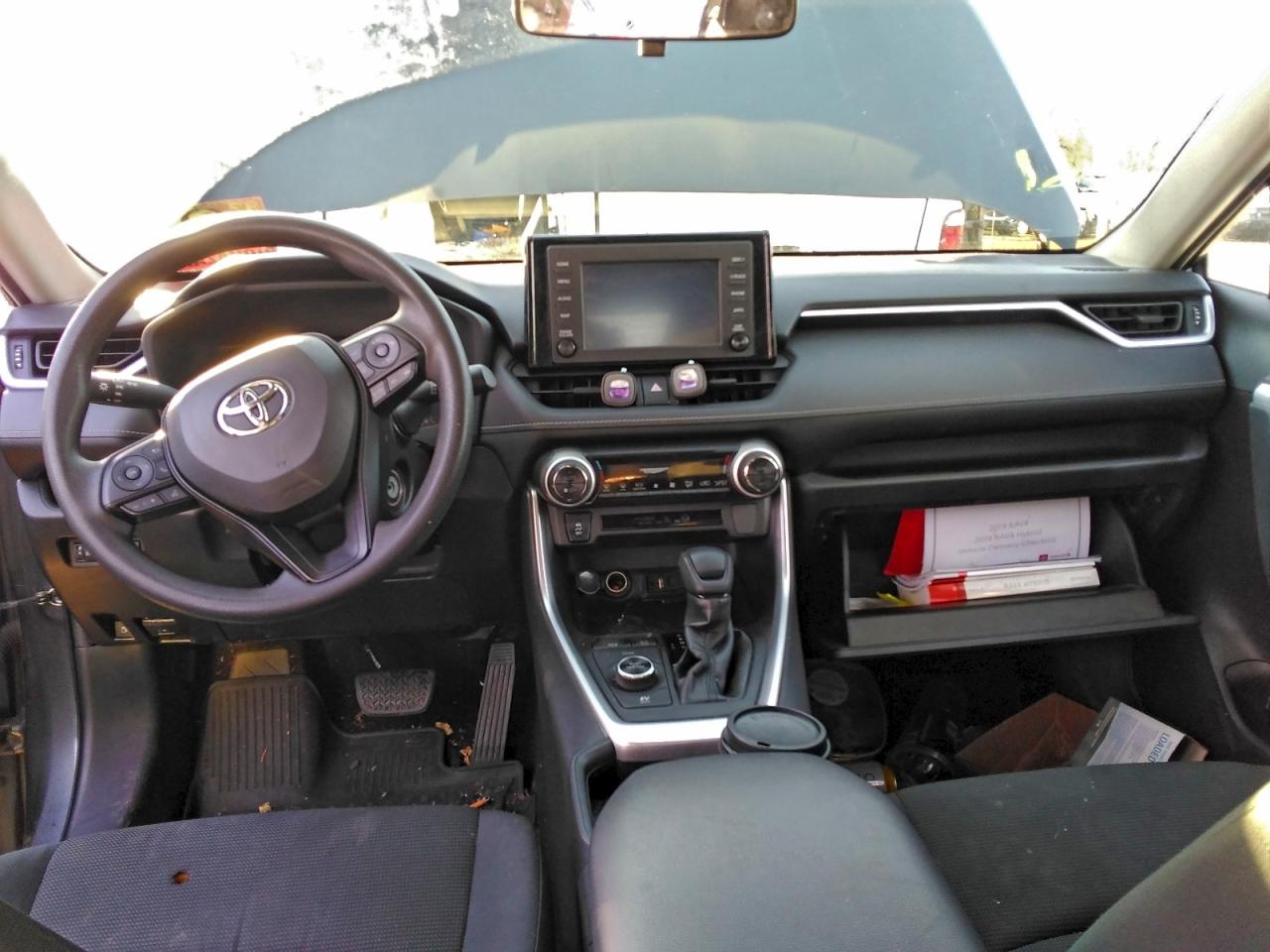 2019 TOYOTA RAV4 LE photo 8