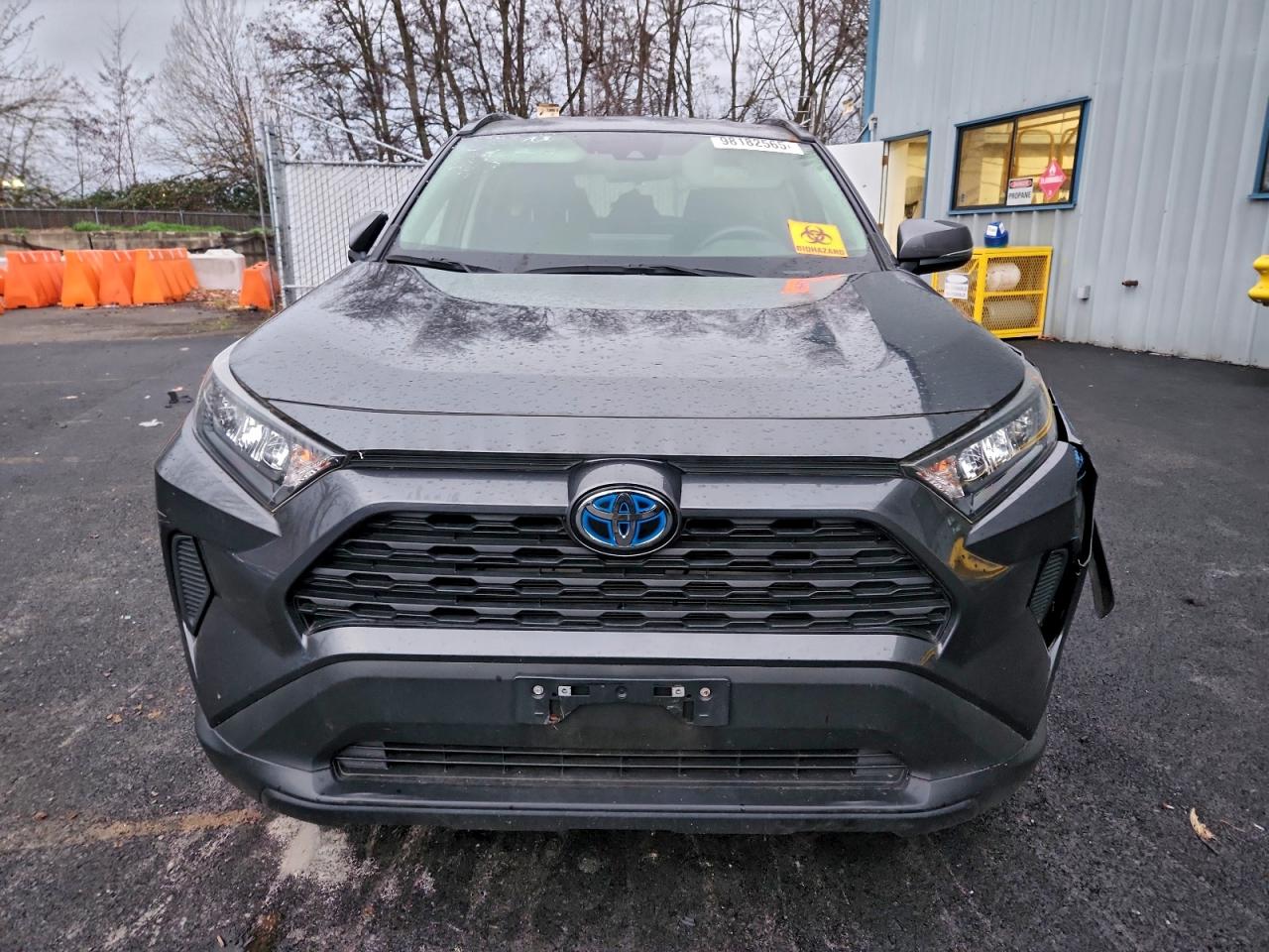 2019 TOYOTA RAV4 LE photo 5