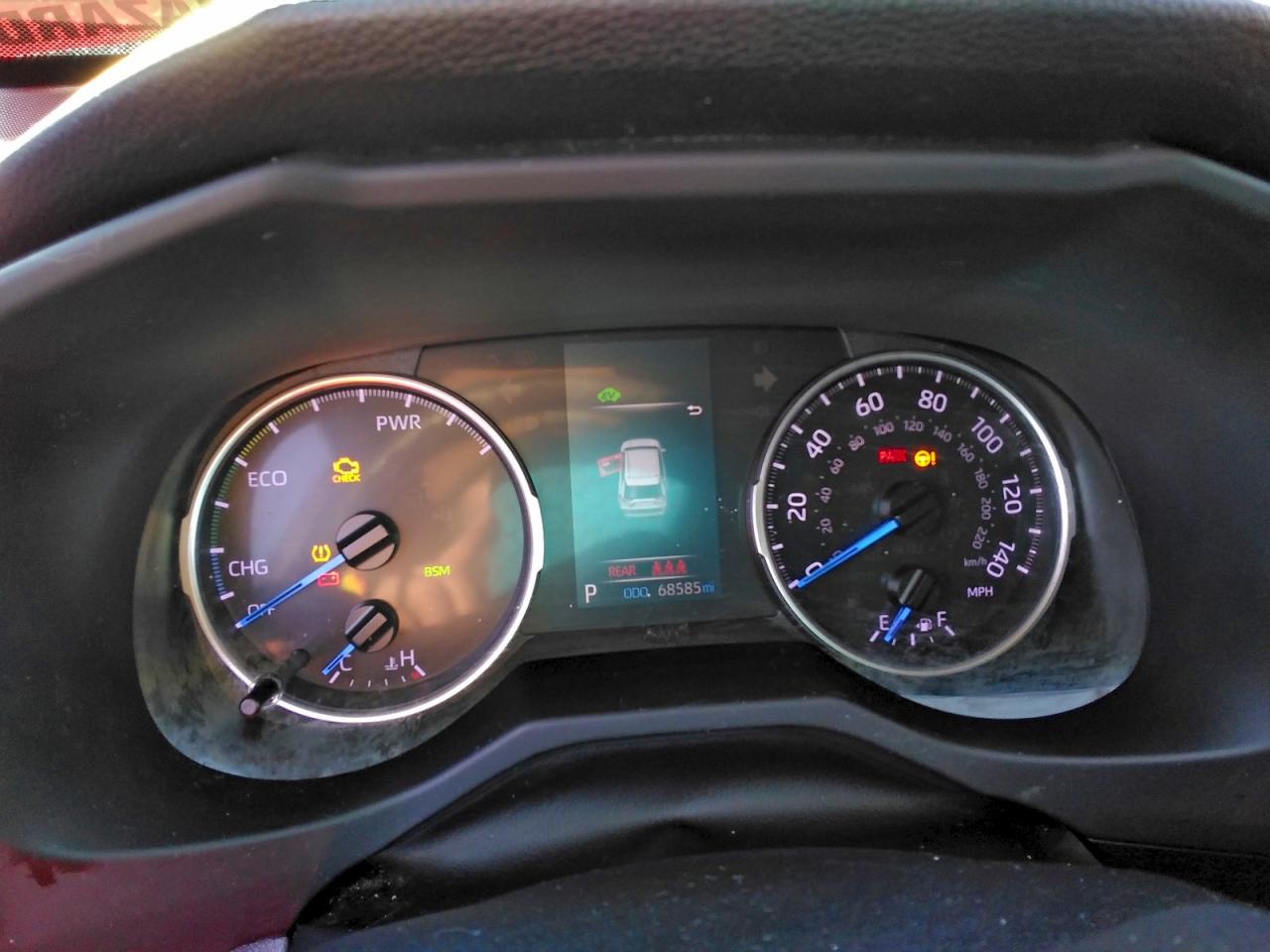 2019 TOYOTA RAV4 LE photo 9