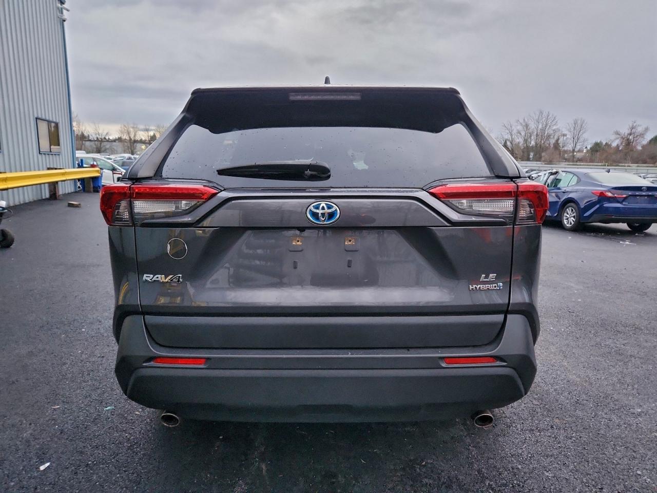 2019 TOYOTA RAV4 LE photo 6