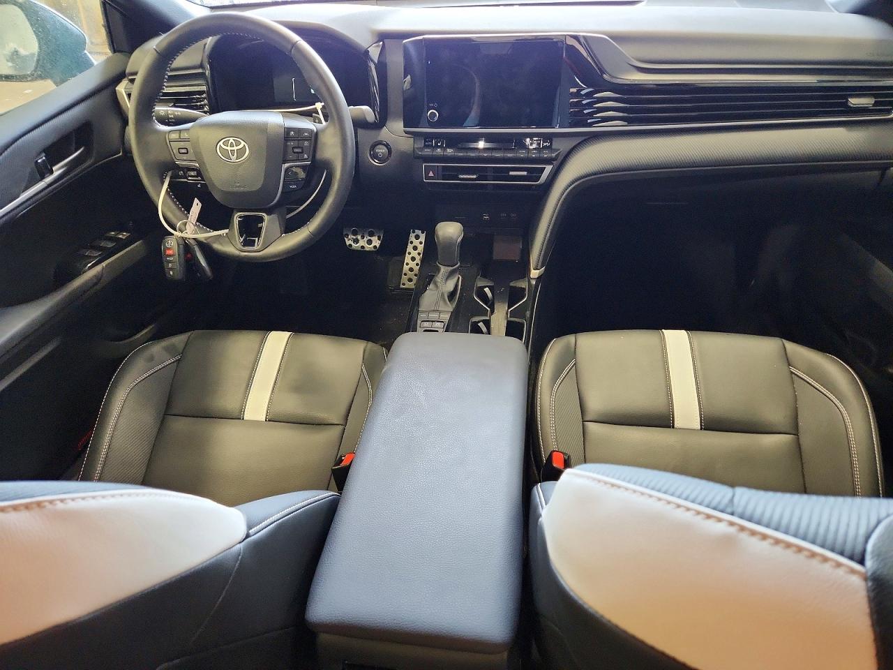 2025 TOYOTA CAMRY XSE photo 8