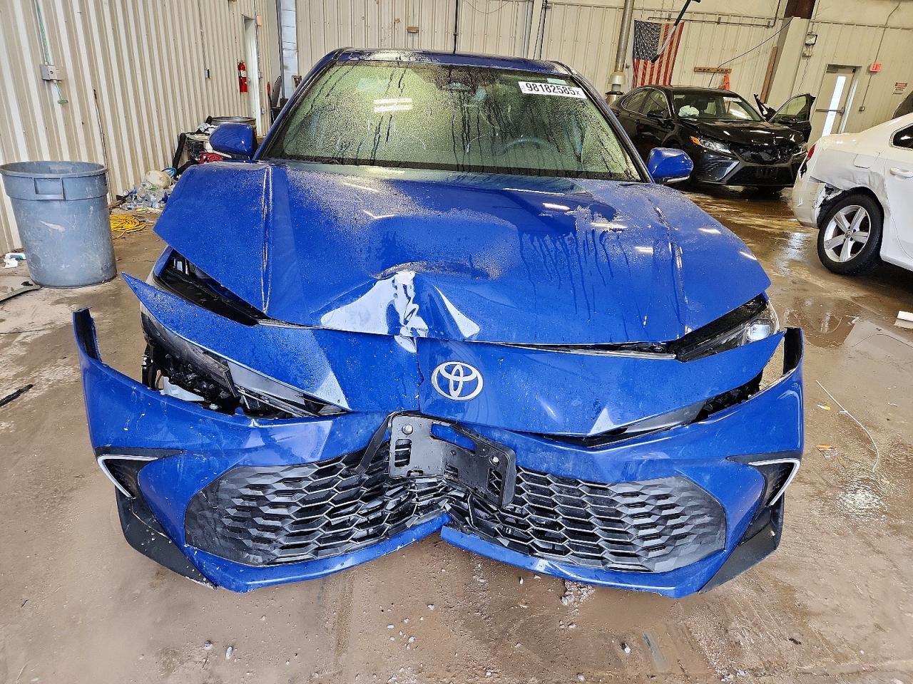 2025 TOYOTA CAMRY XSE photo 5