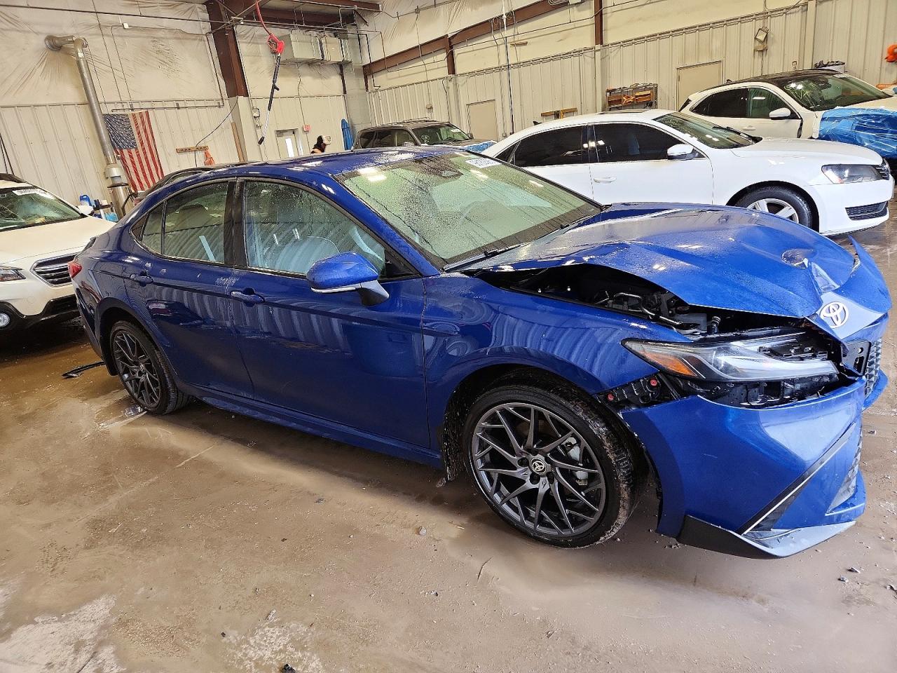 2025 TOYOTA CAMRY XSE photo 4