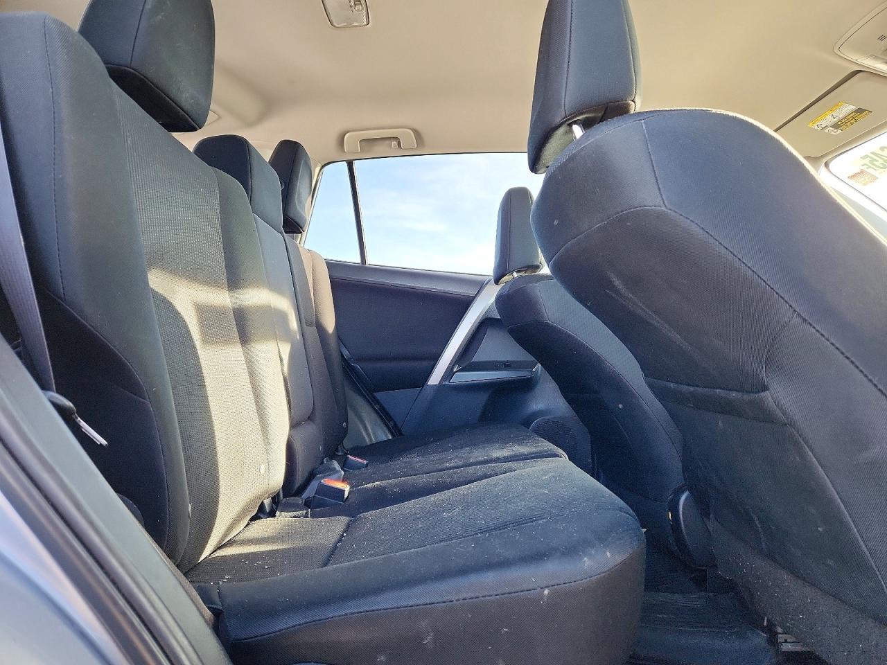 2018 TOYOTA RAV4 LE photo 11