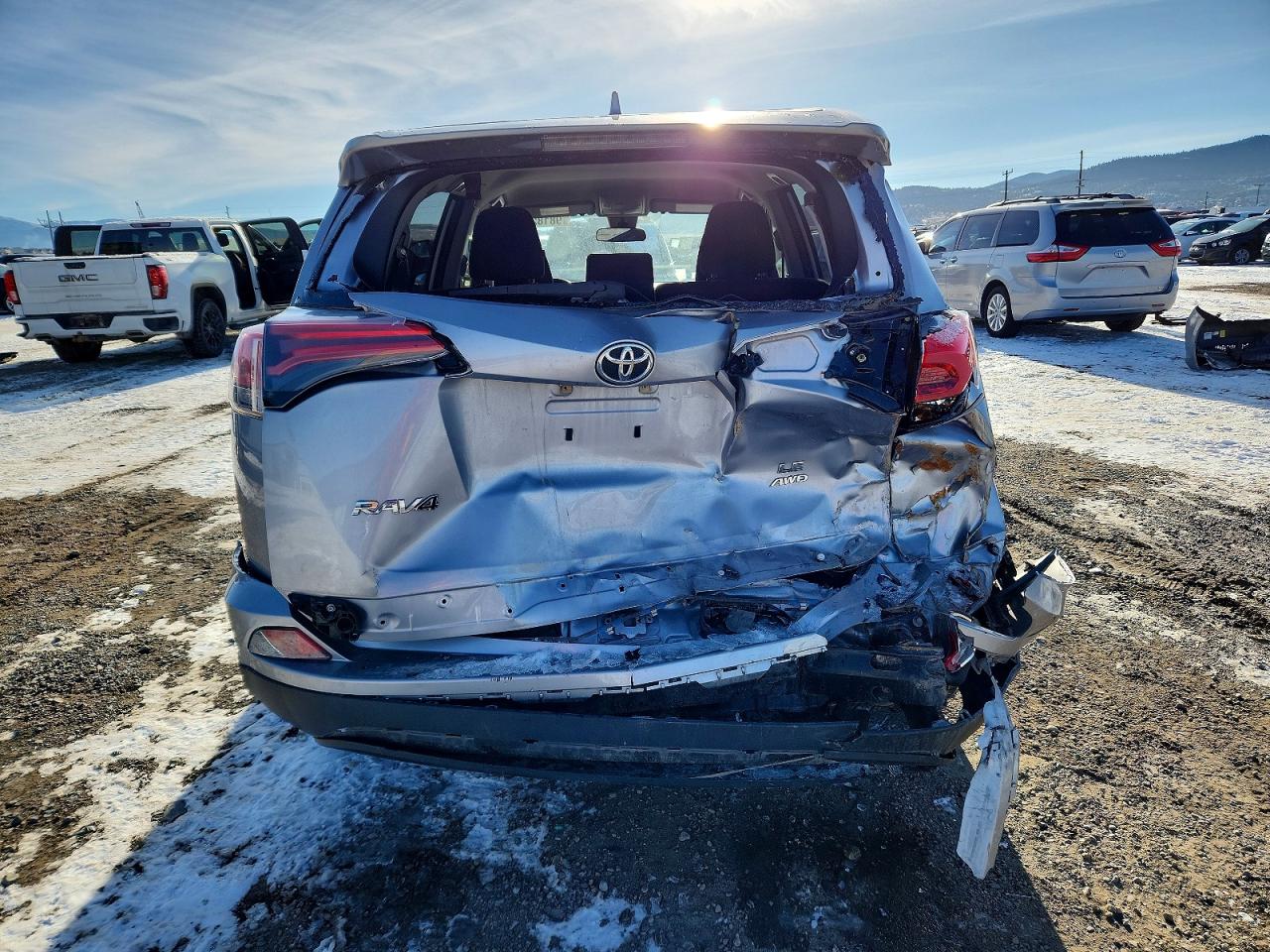 2018 TOYOTA RAV4 LE photo 6