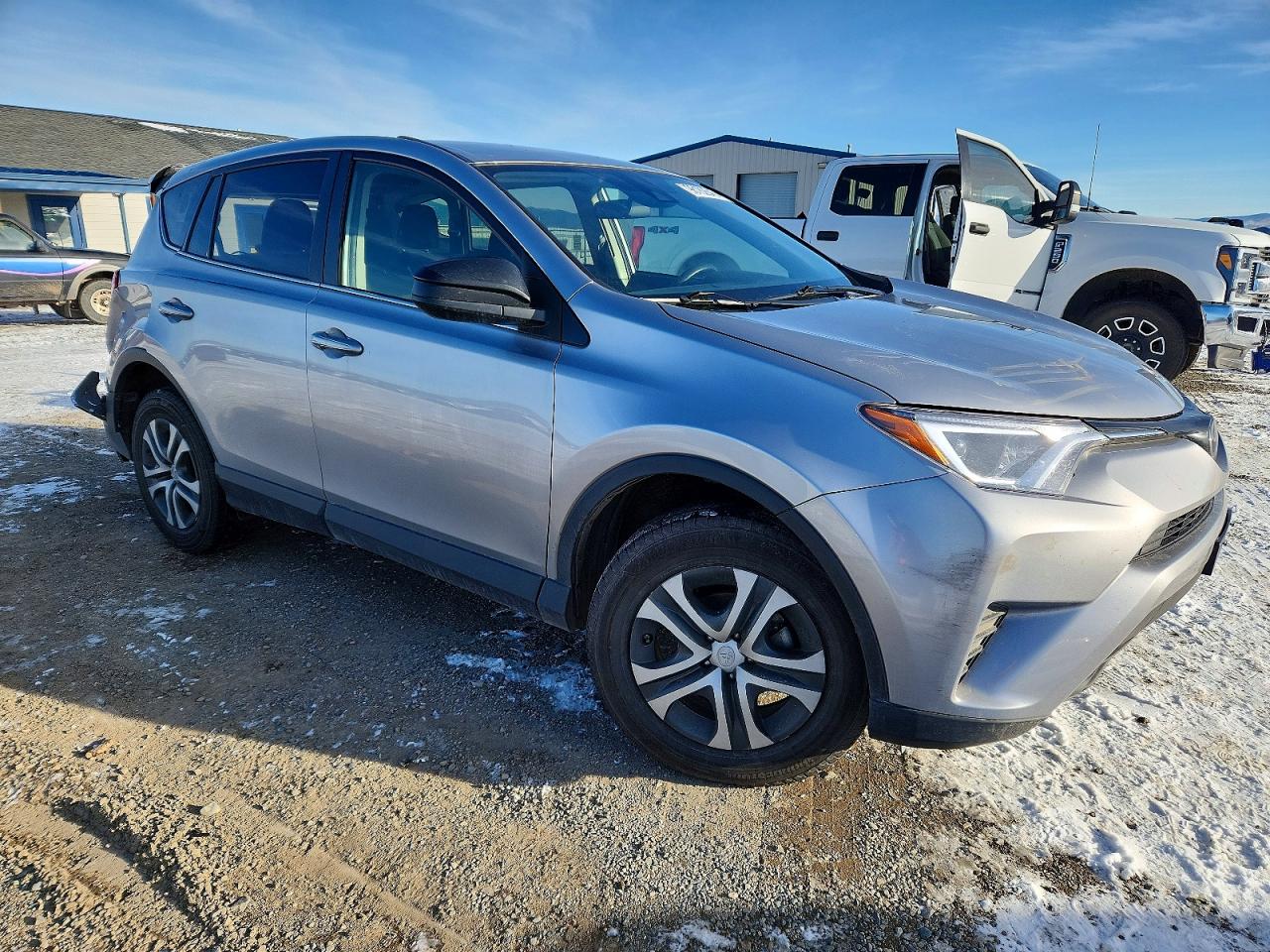 2018 TOYOTA RAV4 LE photo 4