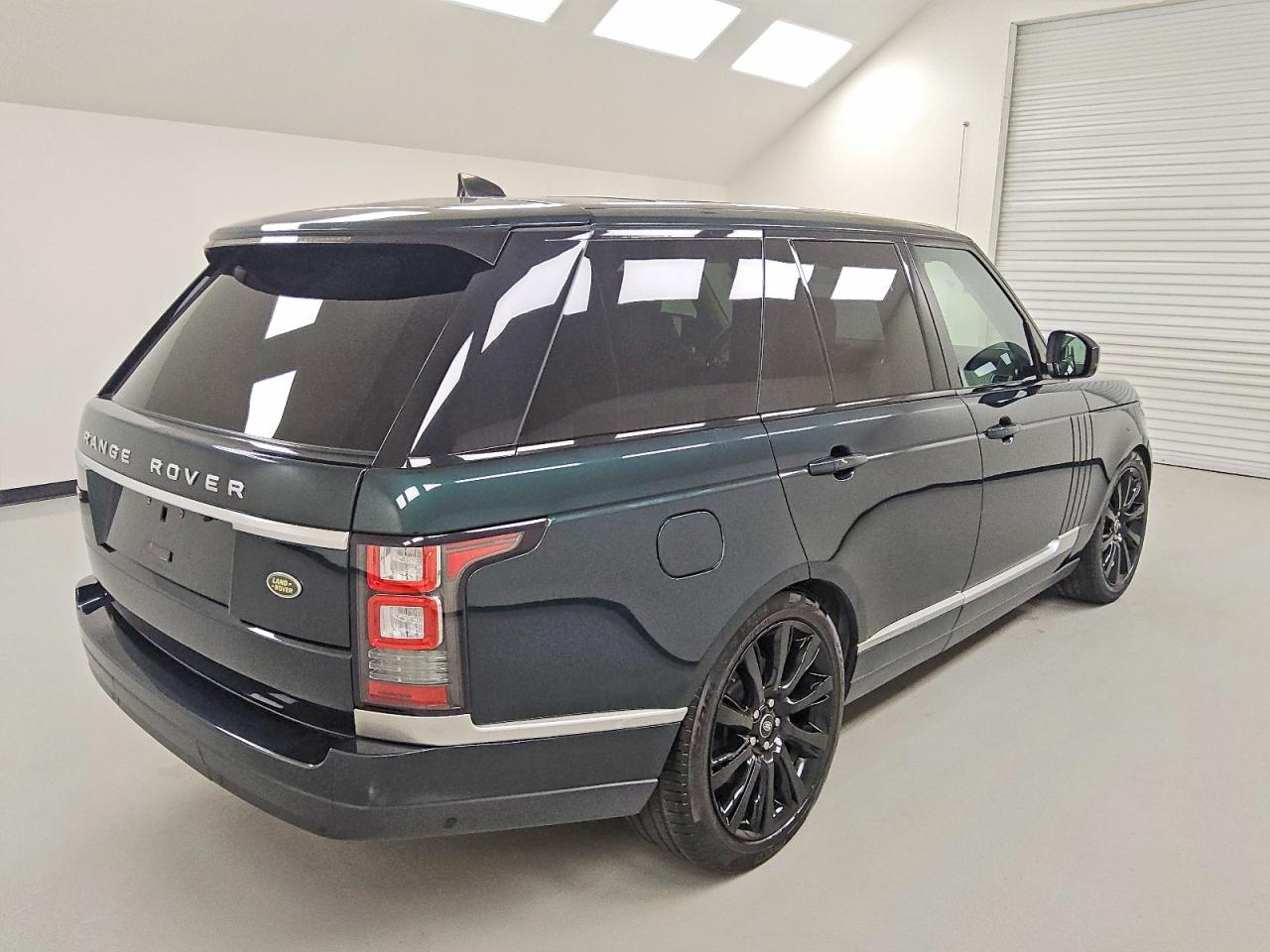 2017 LAND ROVER RANGE ROVER HSE photo 3