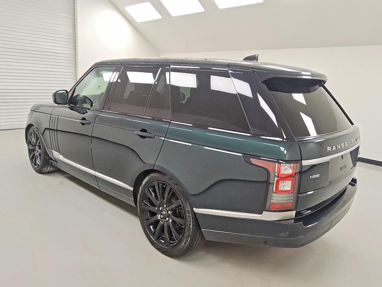 2017 LAND ROVER RANGE ROVER HSE photo 2