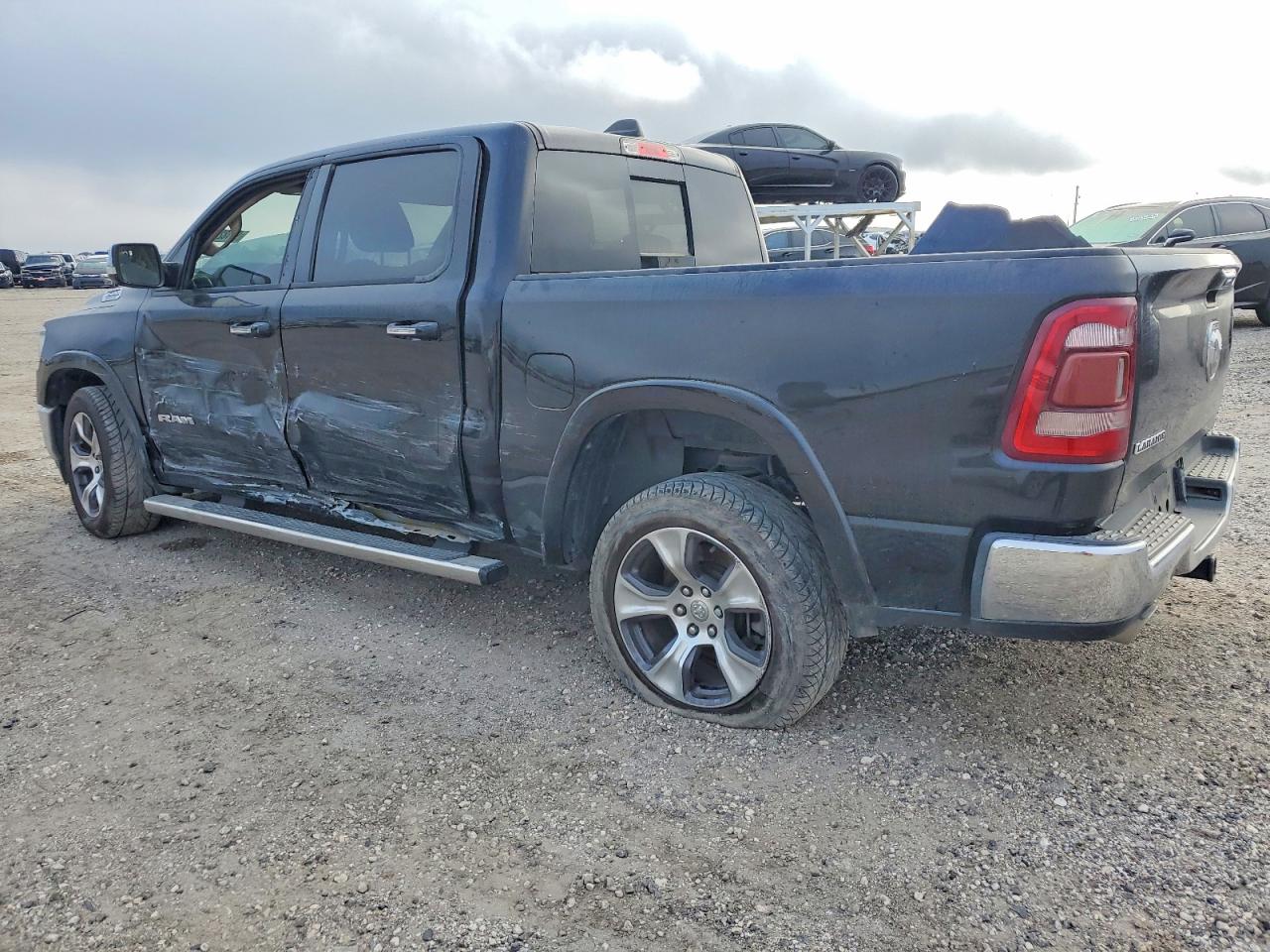2019 RAM 1500 LARAMIE photo 2