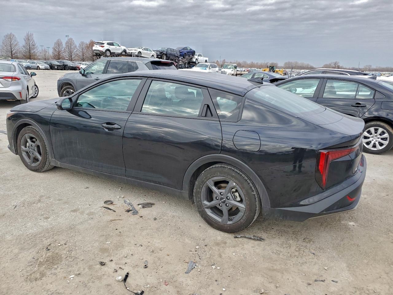 2025 KIA K4 LX photo 2