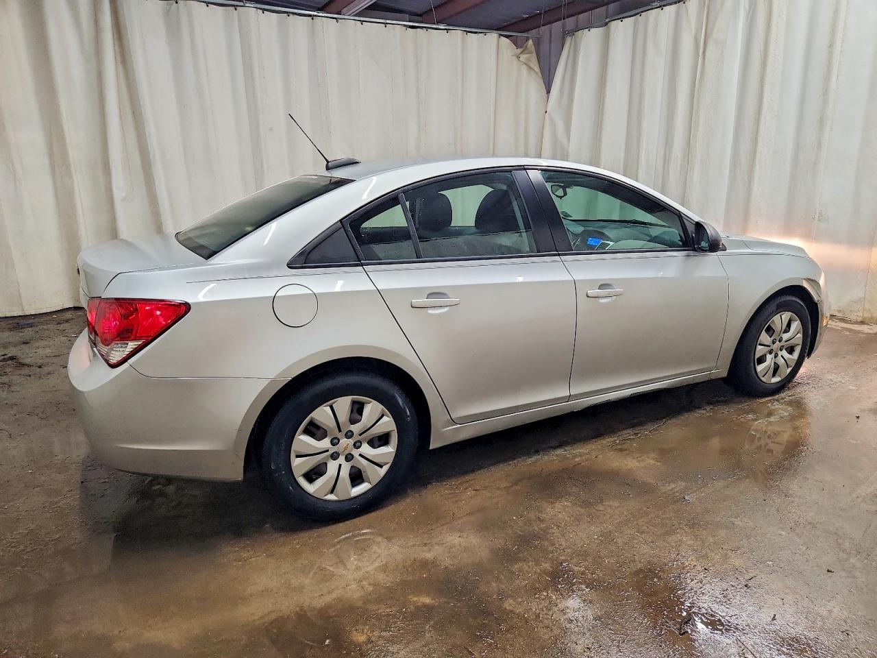 2016 CHEVROLET CRUZE LIMITED LS photo 3