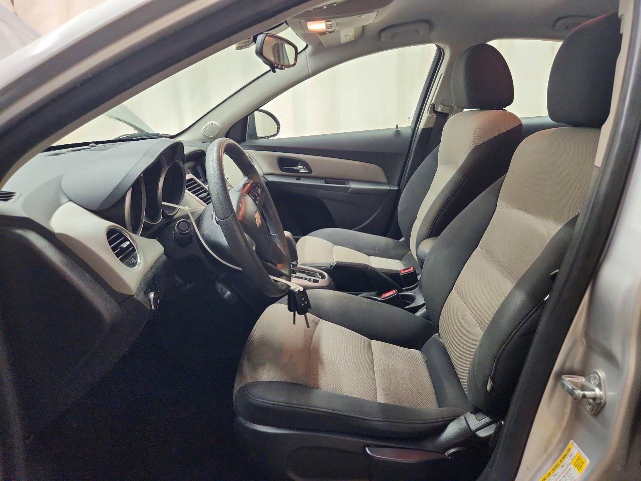 2016 CHEVROLET CRUZE LIMITED LS photo 7