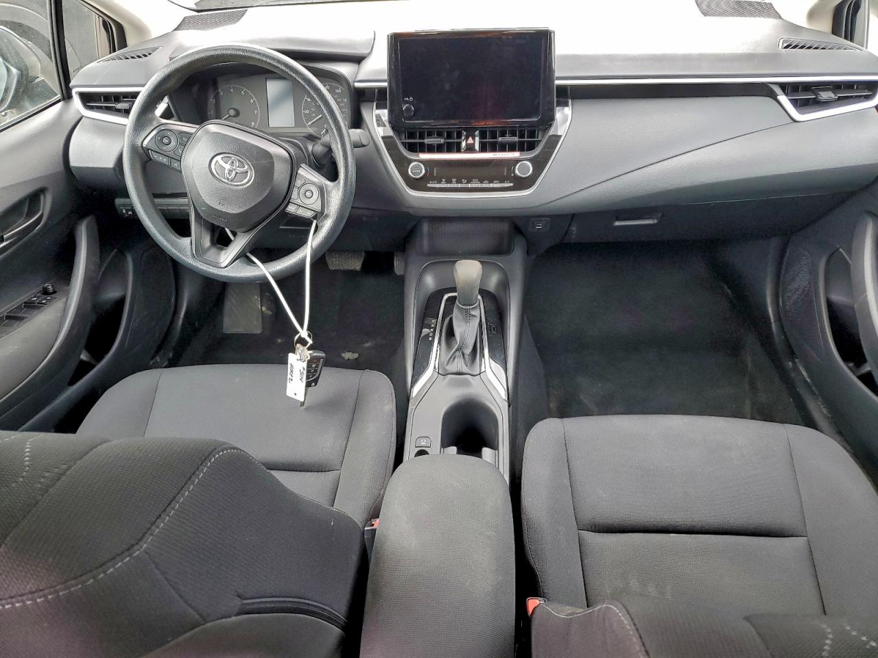 2025 TOYOTA COROLLA LE photo 8