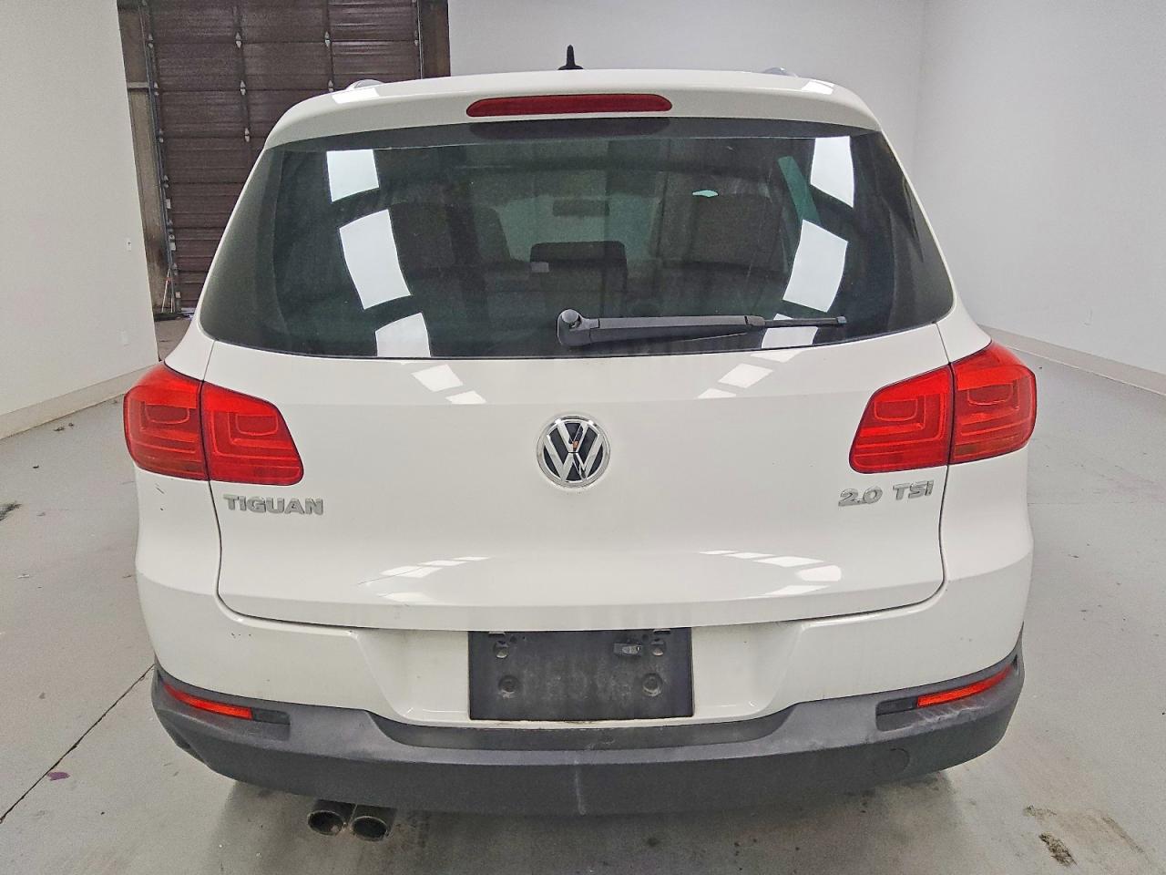 2012 VOLKSWAGEN TIGUAN S photo 6