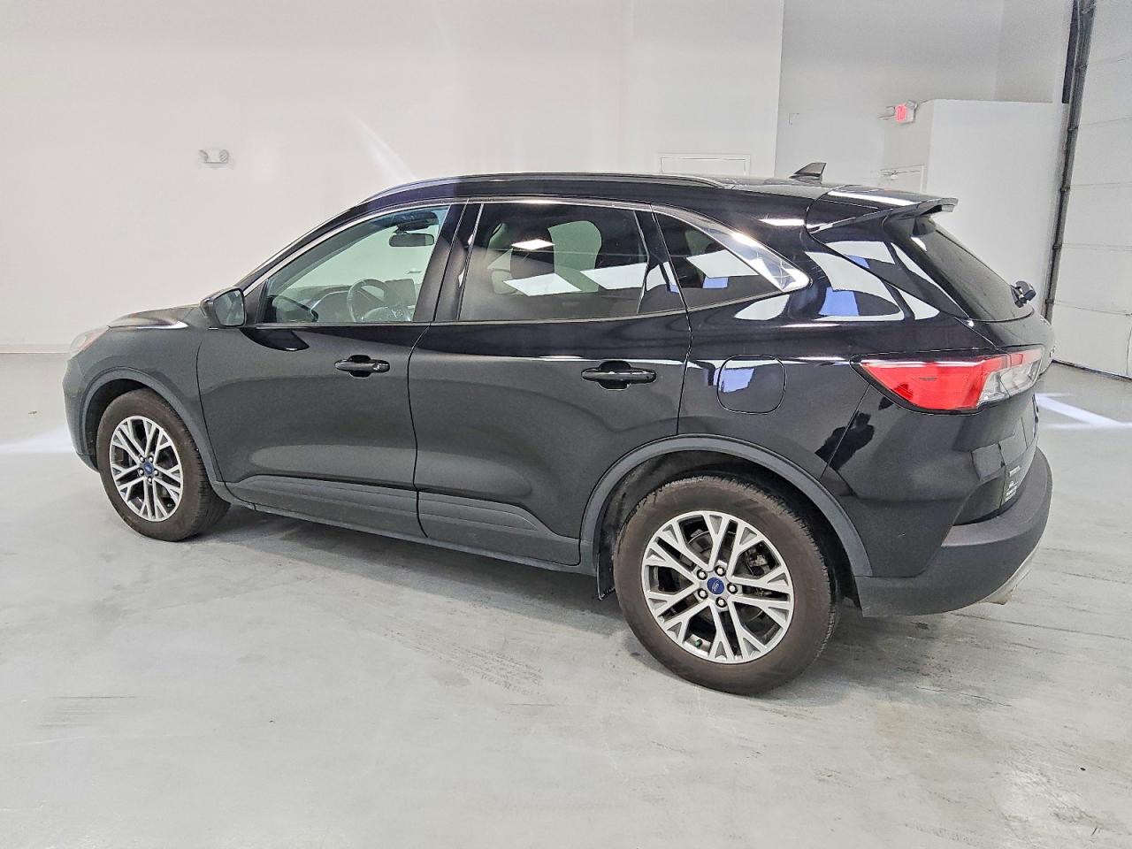 2022 FORD ESCAPE SEL photo 2
