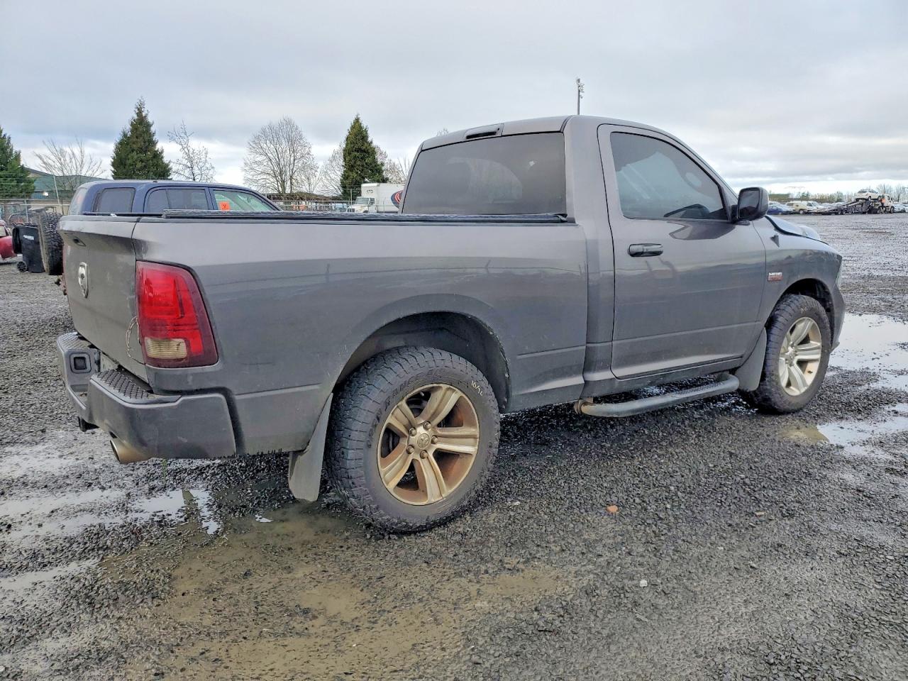 2014 RAM 1500 SPORT photo 3