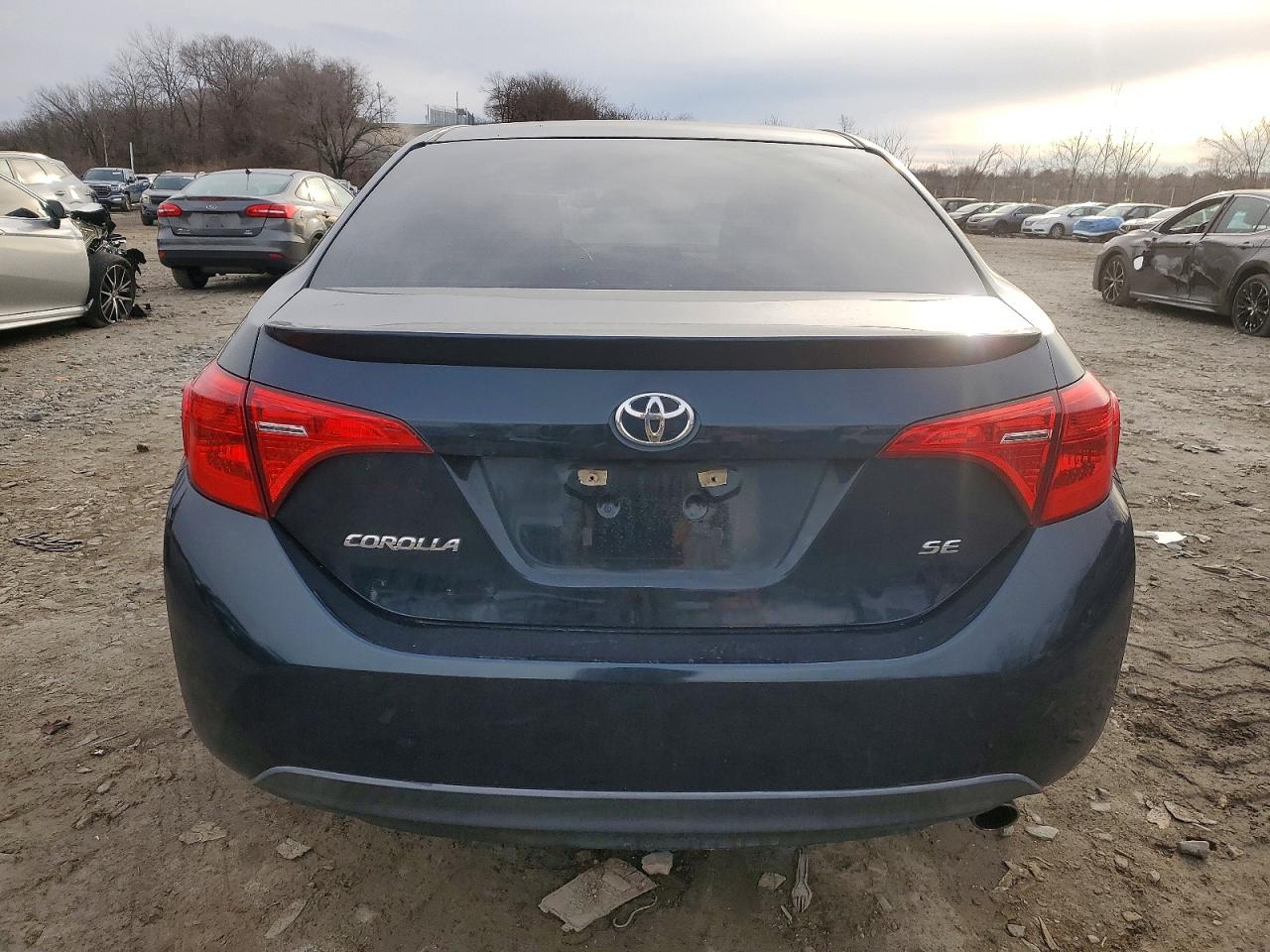 2018 TOYOTA COROLLA L photo 6