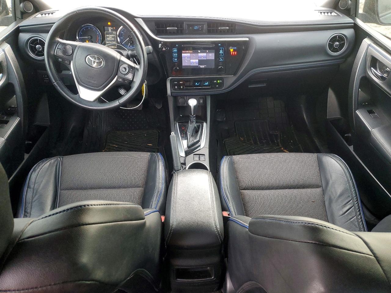 2018 TOYOTA COROLLA L photo 8
