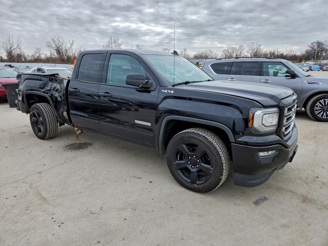 2017 GMC SIERRA K1500 photo 4