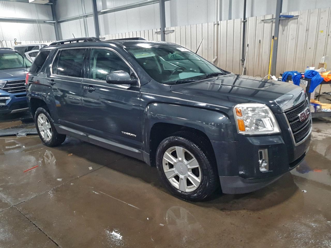 2013 GMC TERRAIN SLT photo 4