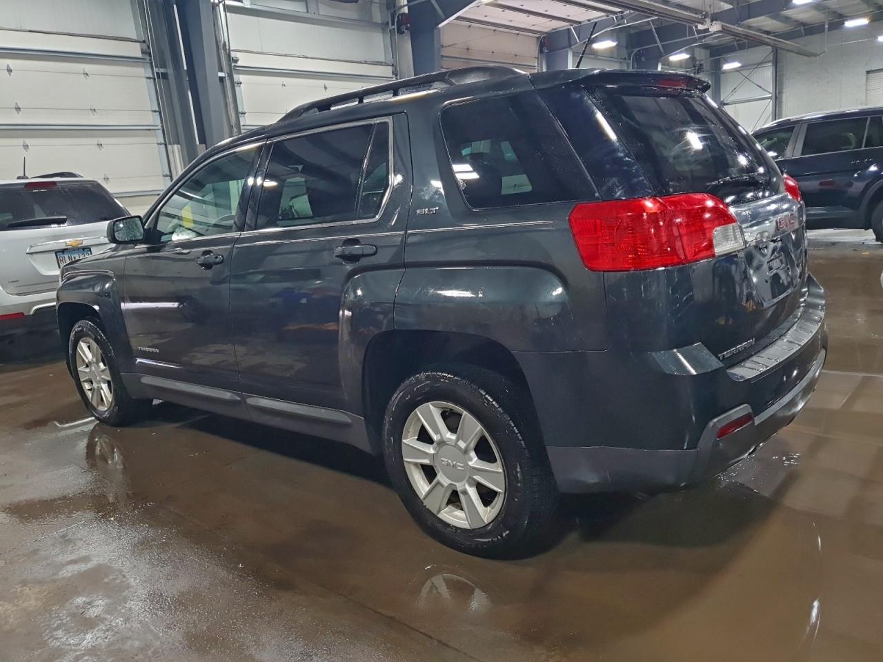 2013 GMC TERRAIN SLT photo 2