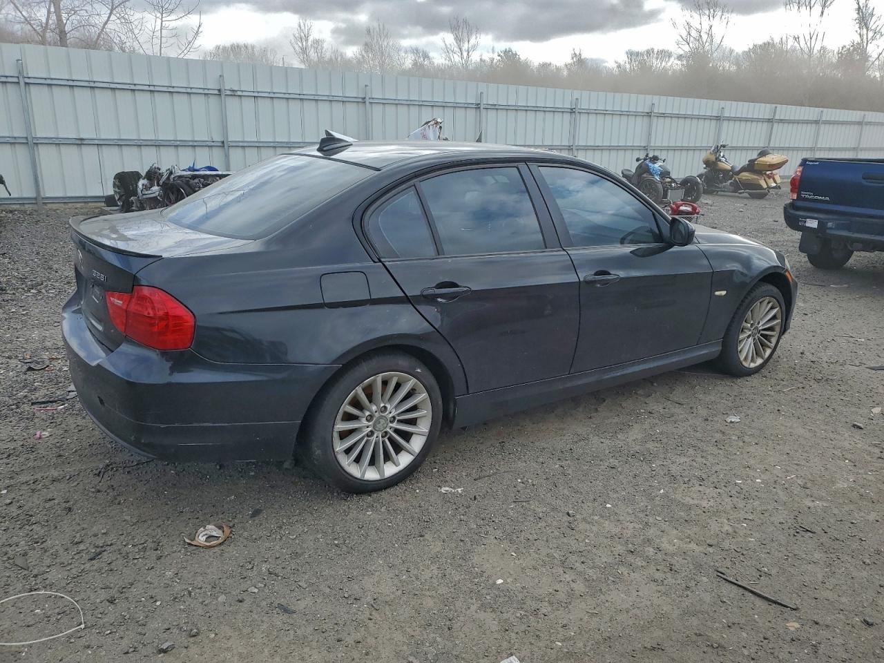 2011 BMW 328 XI SULEV photo 3