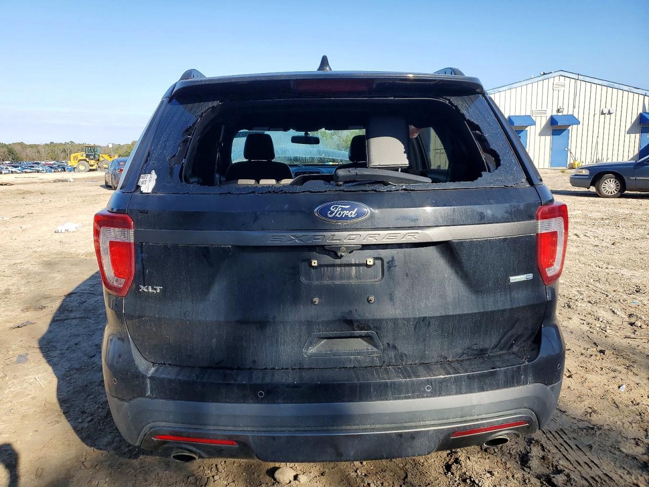 2017 FORD EXPLORER XLT photo 6