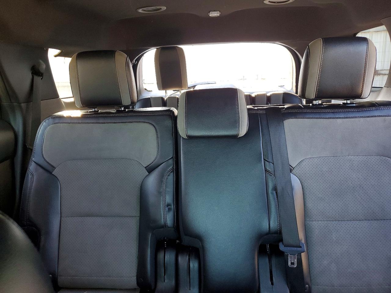 2017 FORD EXPLORER XLT photo 10