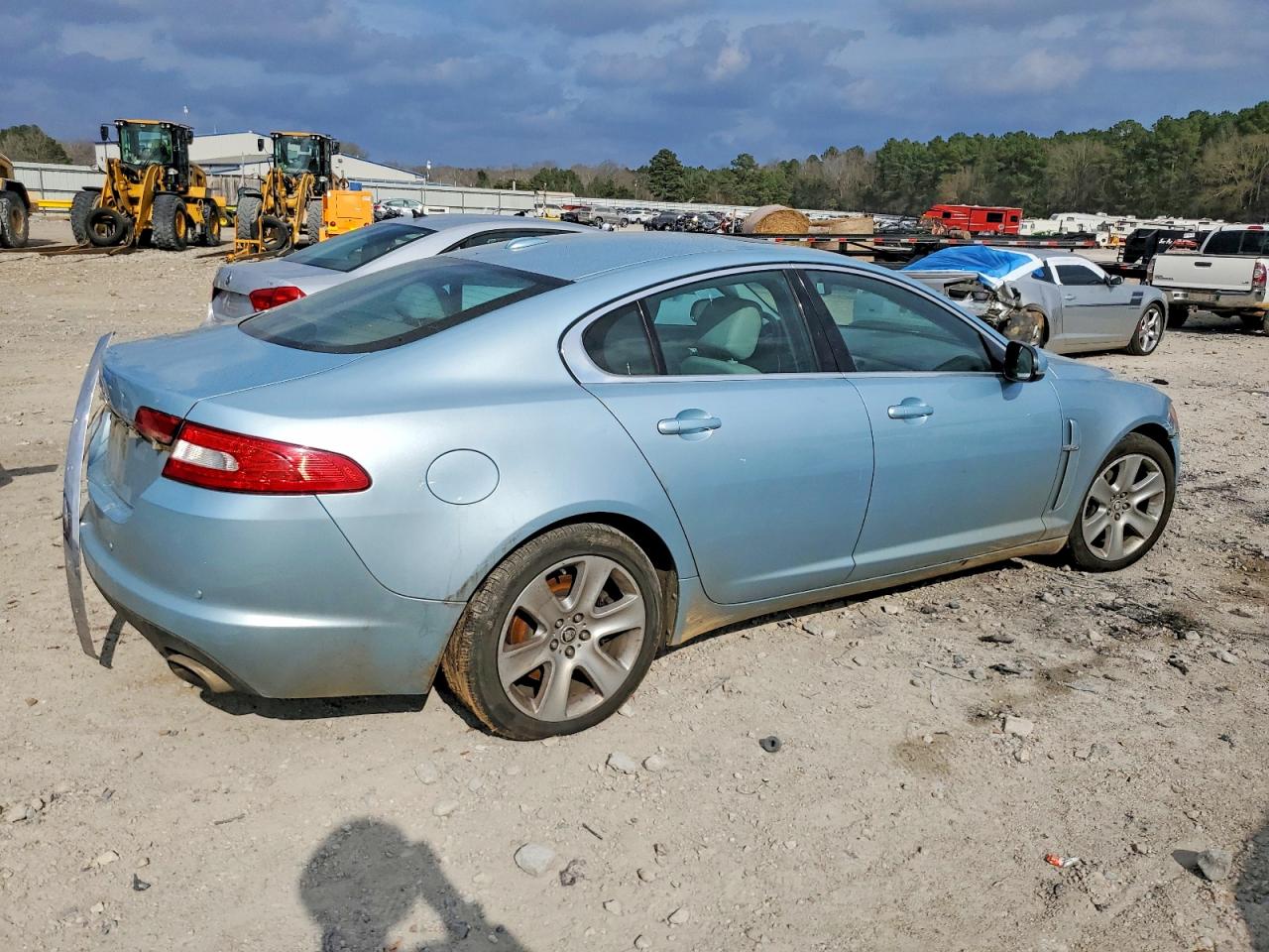 2011 JAGUAR XF photo 3