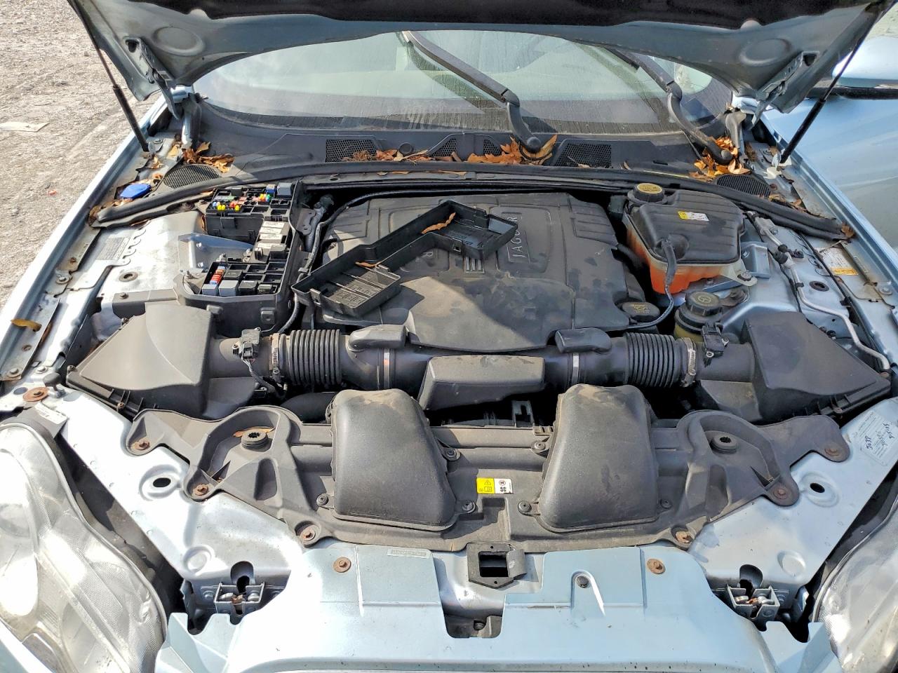2011 JAGUAR XF photo 11