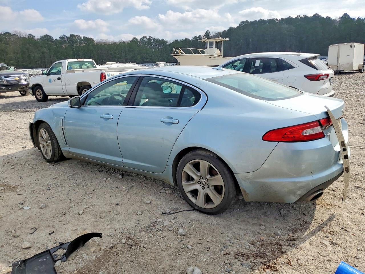 2011 JAGUAR XF photo 2