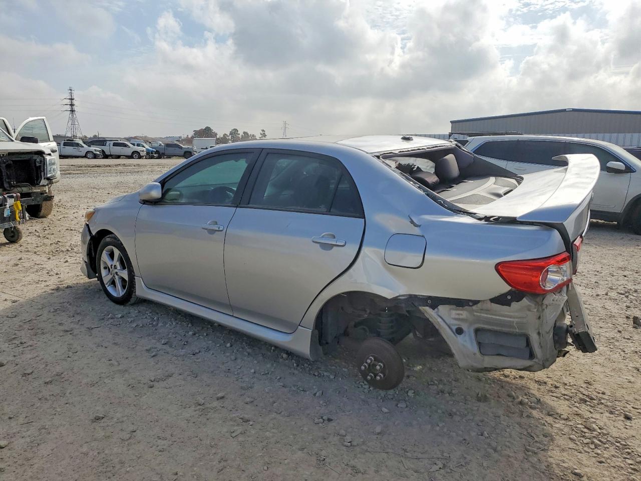 2011 TOYOTA COROLLA BASE photo 2