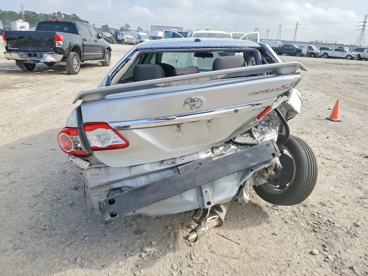 2011 TOYOTA COROLLA BASE photo 6