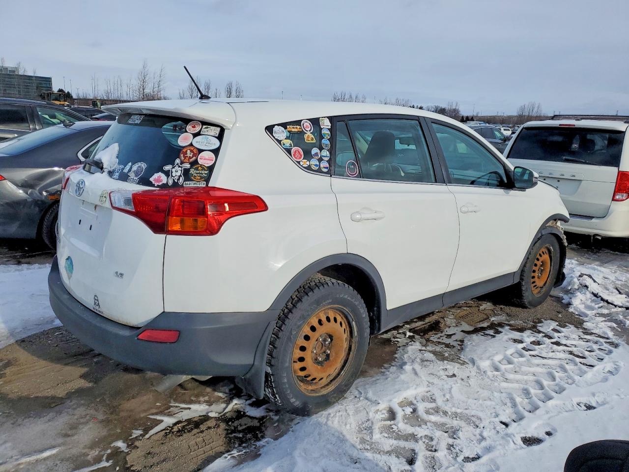 2014 TOYOTA RAV4 LE photo 3