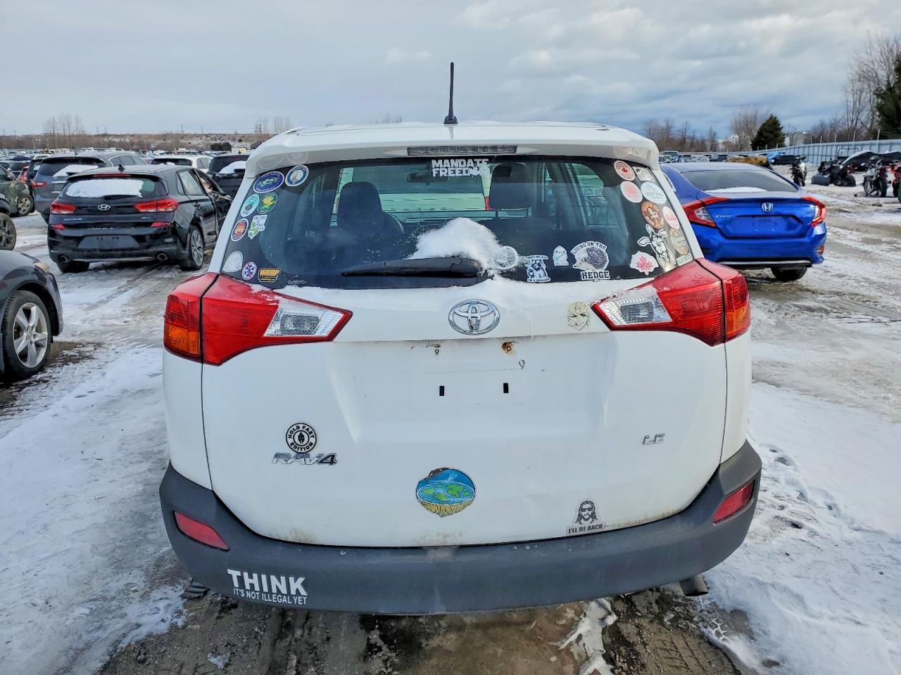 2014 TOYOTA RAV4 LE photo 6