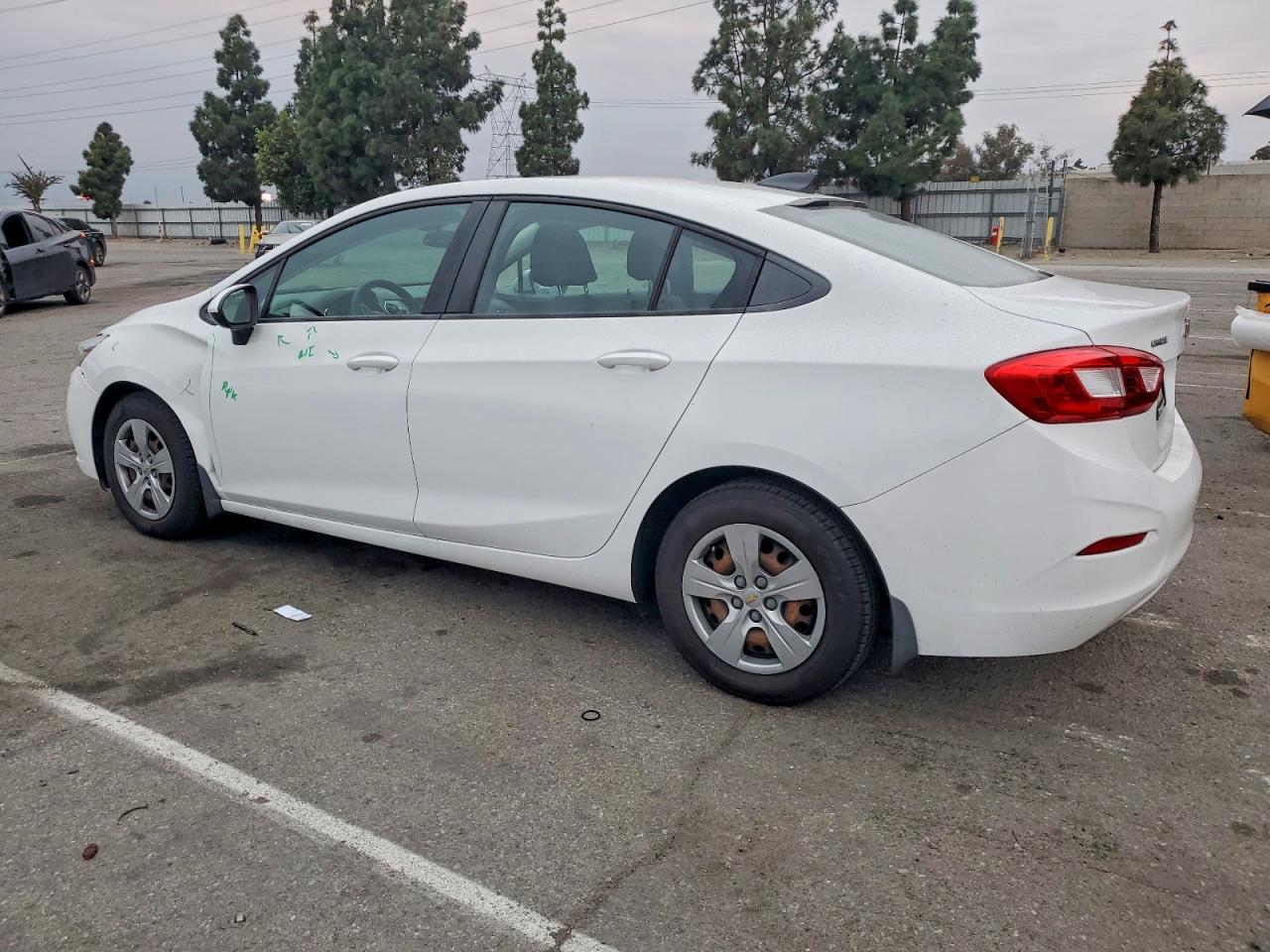 2017 CHEVROLET CRUZE LS photo 2