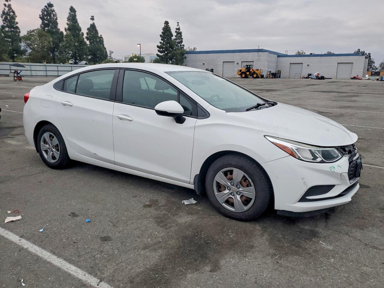 2017 CHEVROLET CRUZE LS photo 4