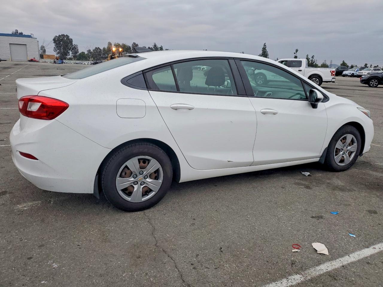 2017 CHEVROLET CRUZE LS photo 3