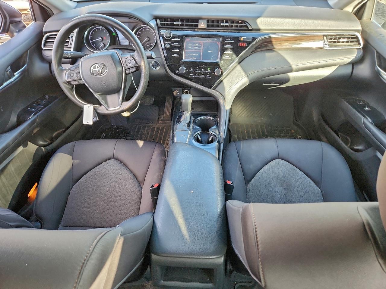 2019 TOYOTA CAMRY L photo 8