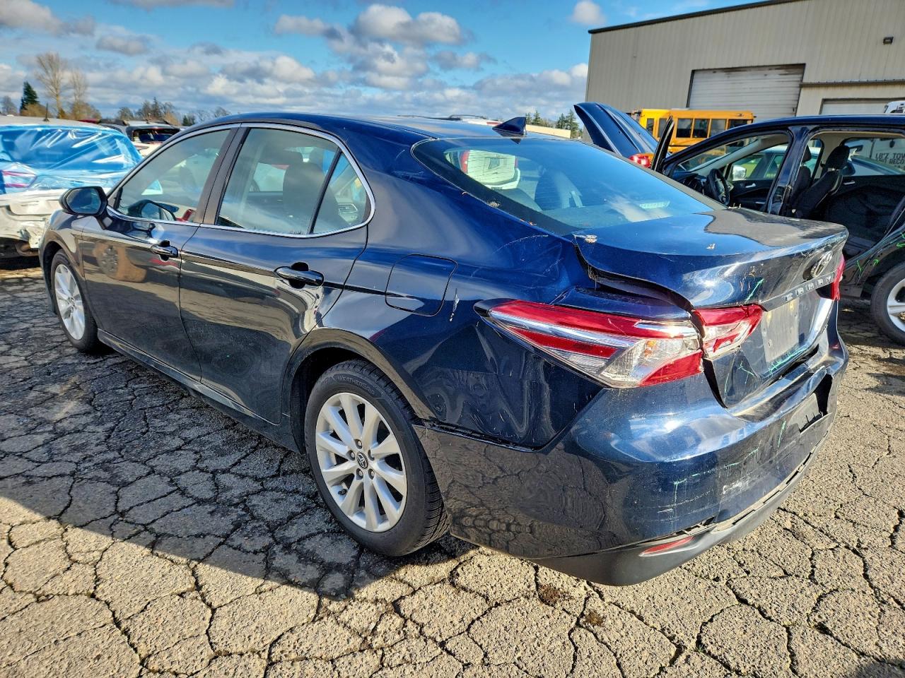 2019 TOYOTA CAMRY L photo 2