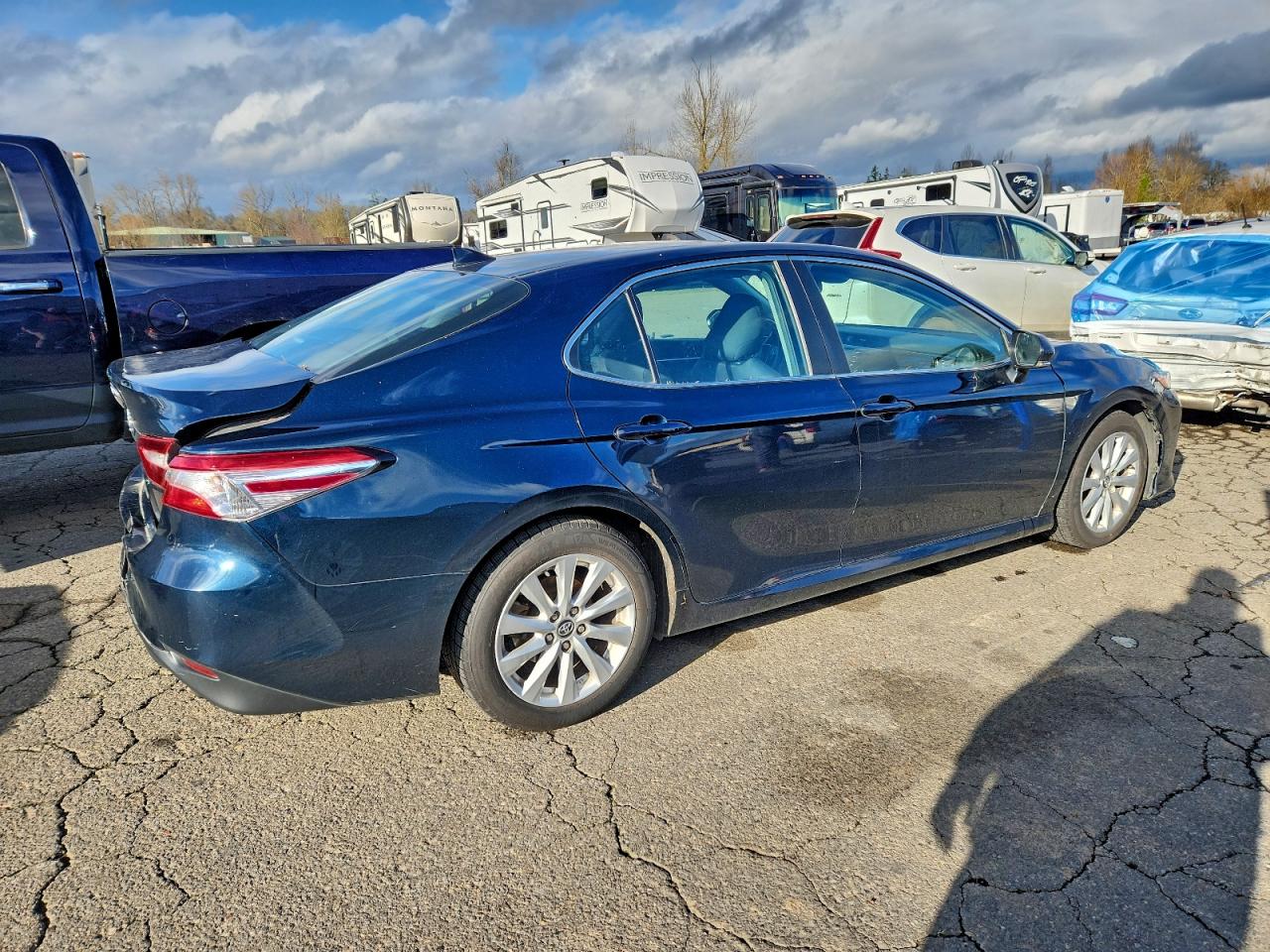 2019 TOYOTA CAMRY L photo 3