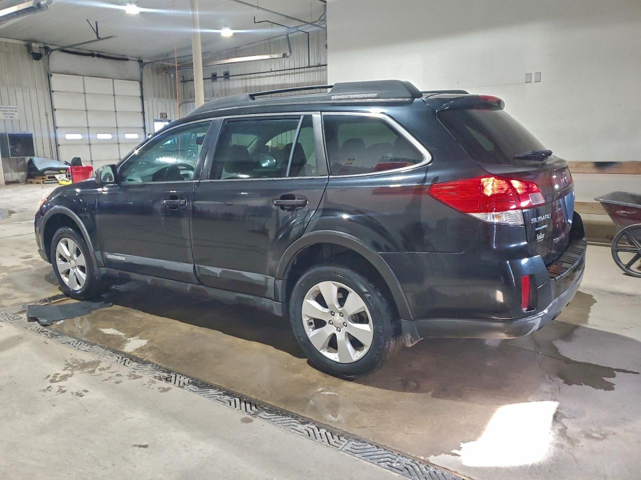 2011 SUBARU OUTBACK 2.5I PREMIUM photo 2