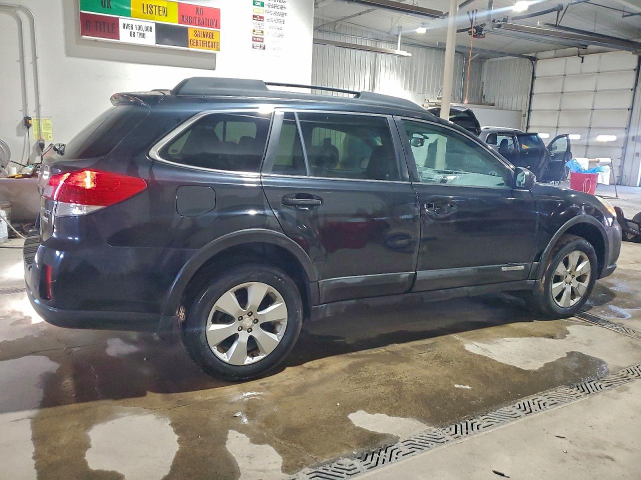2011 SUBARU OUTBACK 2.5I PREMIUM photo 3