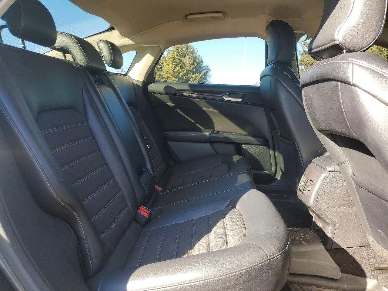 2018 FORD FUSION SE photo 10