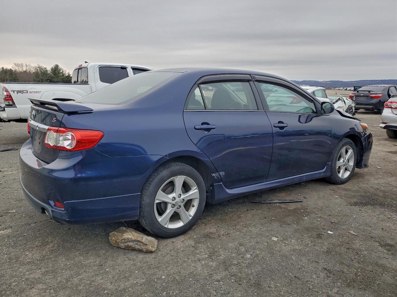 2012 TOYOTA COROLLA BASE photo 3