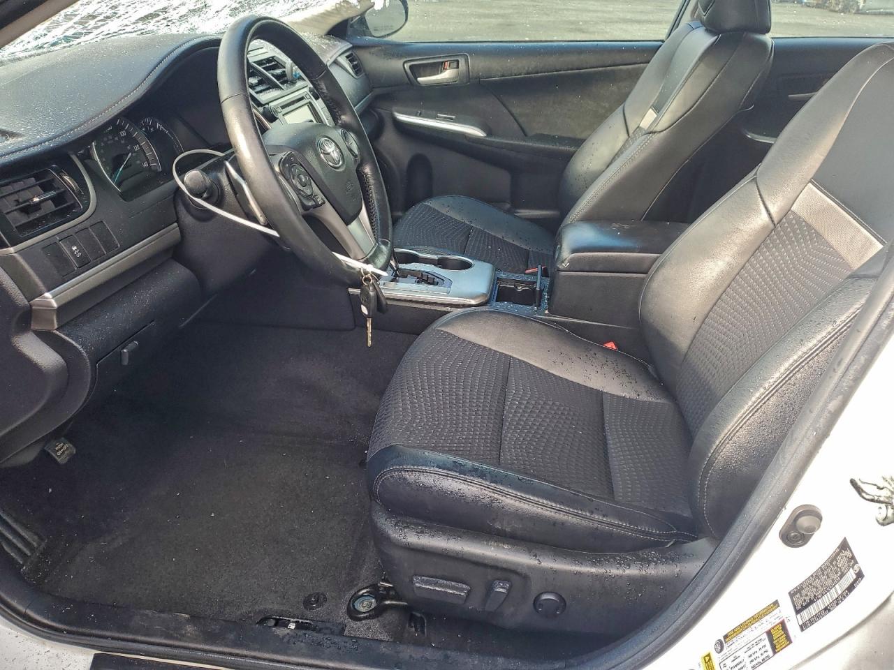 2014 TOYOTA CAMRY L photo 7
